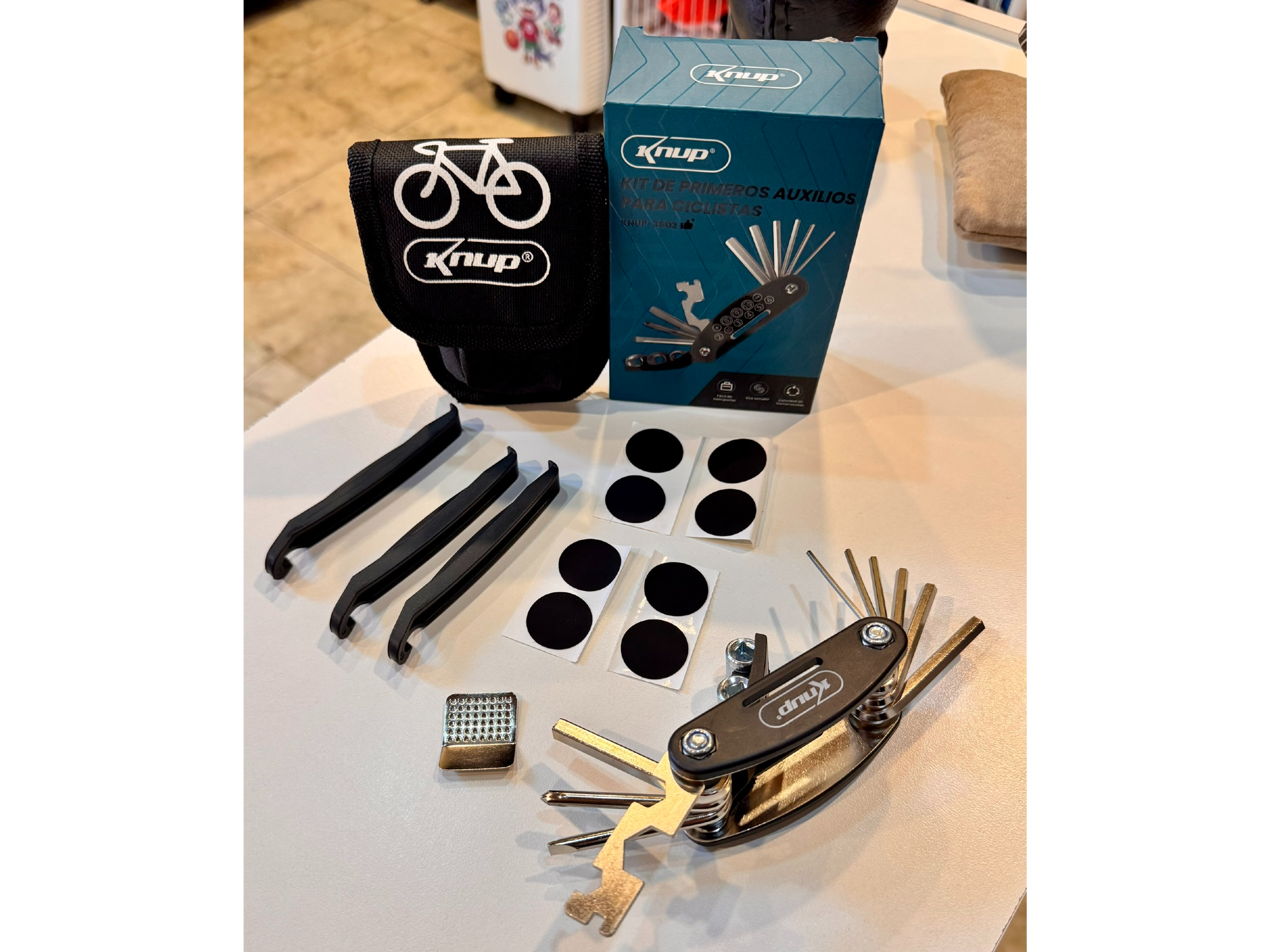 Kit de Reparación para Bicicleta Knup 14 en 1 + Estuche