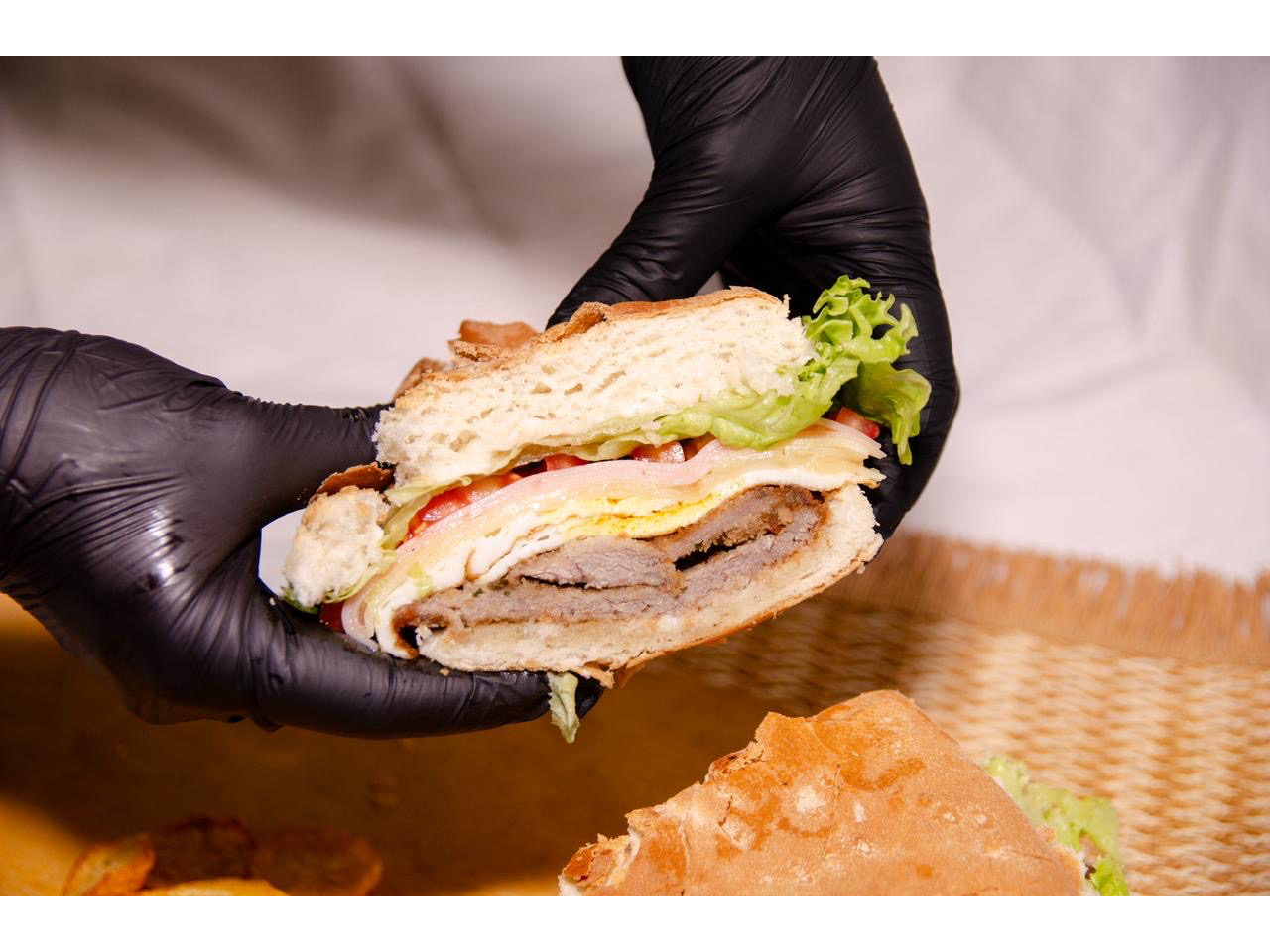 SÁNDWICH MILANESA CASERA