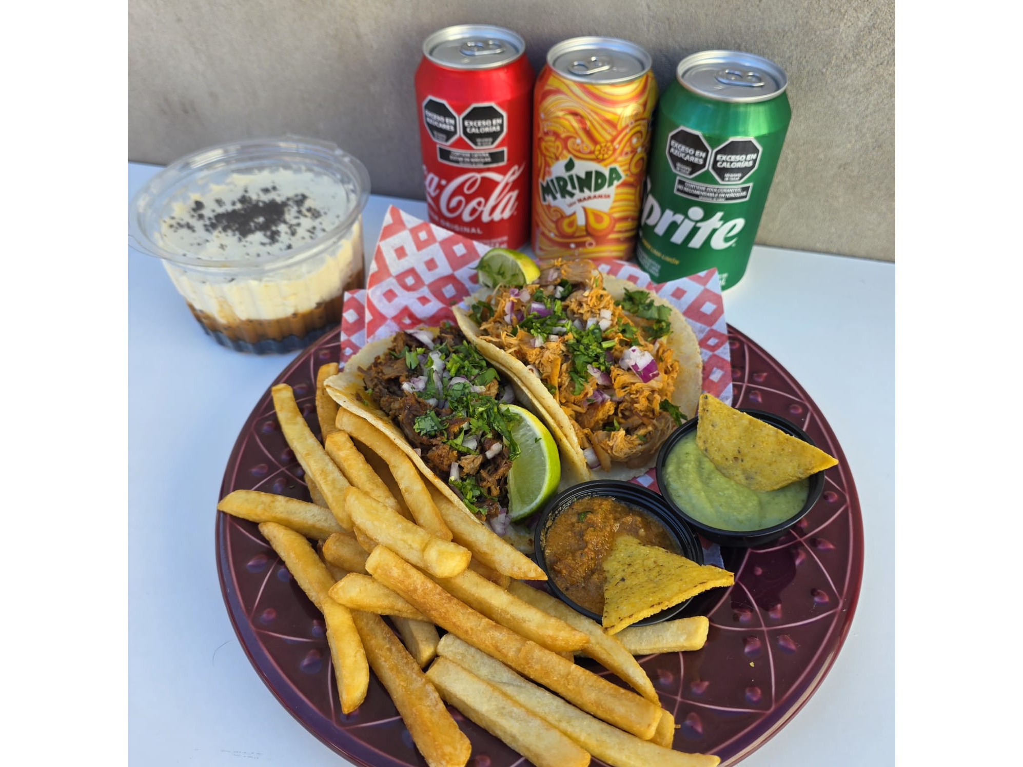 2 Tacos a elección + Fritas + Lata  + Postre