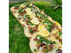 Promo 10 tacos + 2 Lata de cerveza de regalo