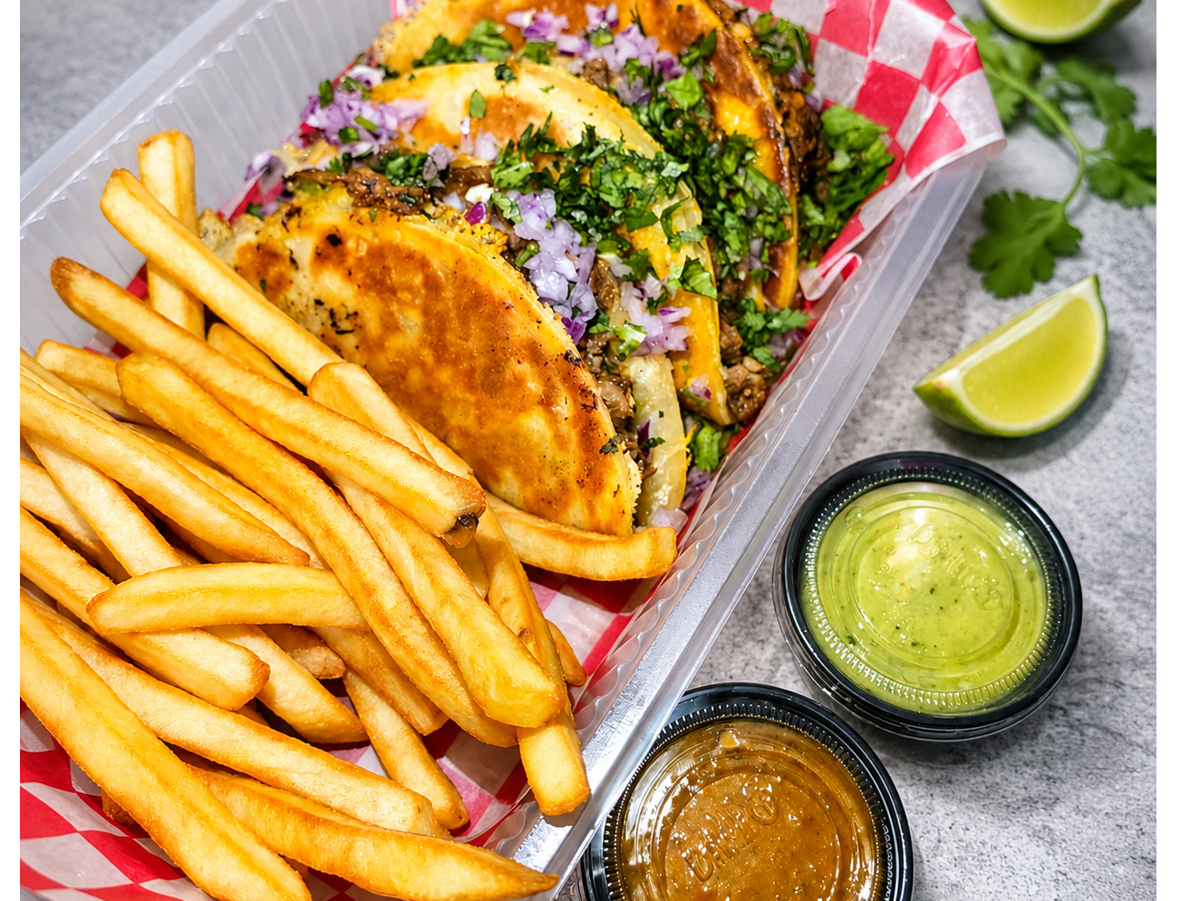 2 Quesadillas XL + Papas Fritas + Lata Coca Cola