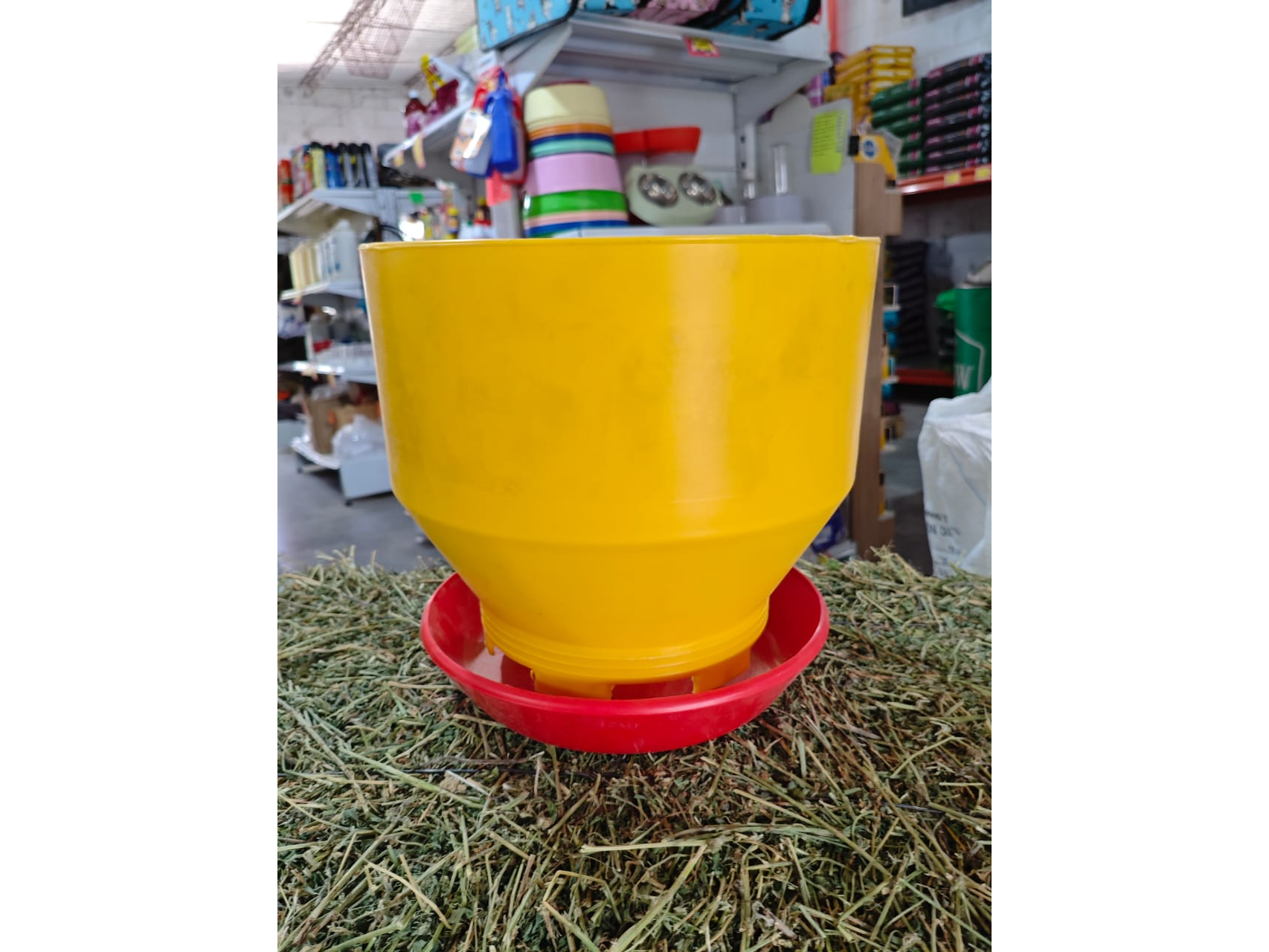 Comedero tolba de piso x 10 kgs