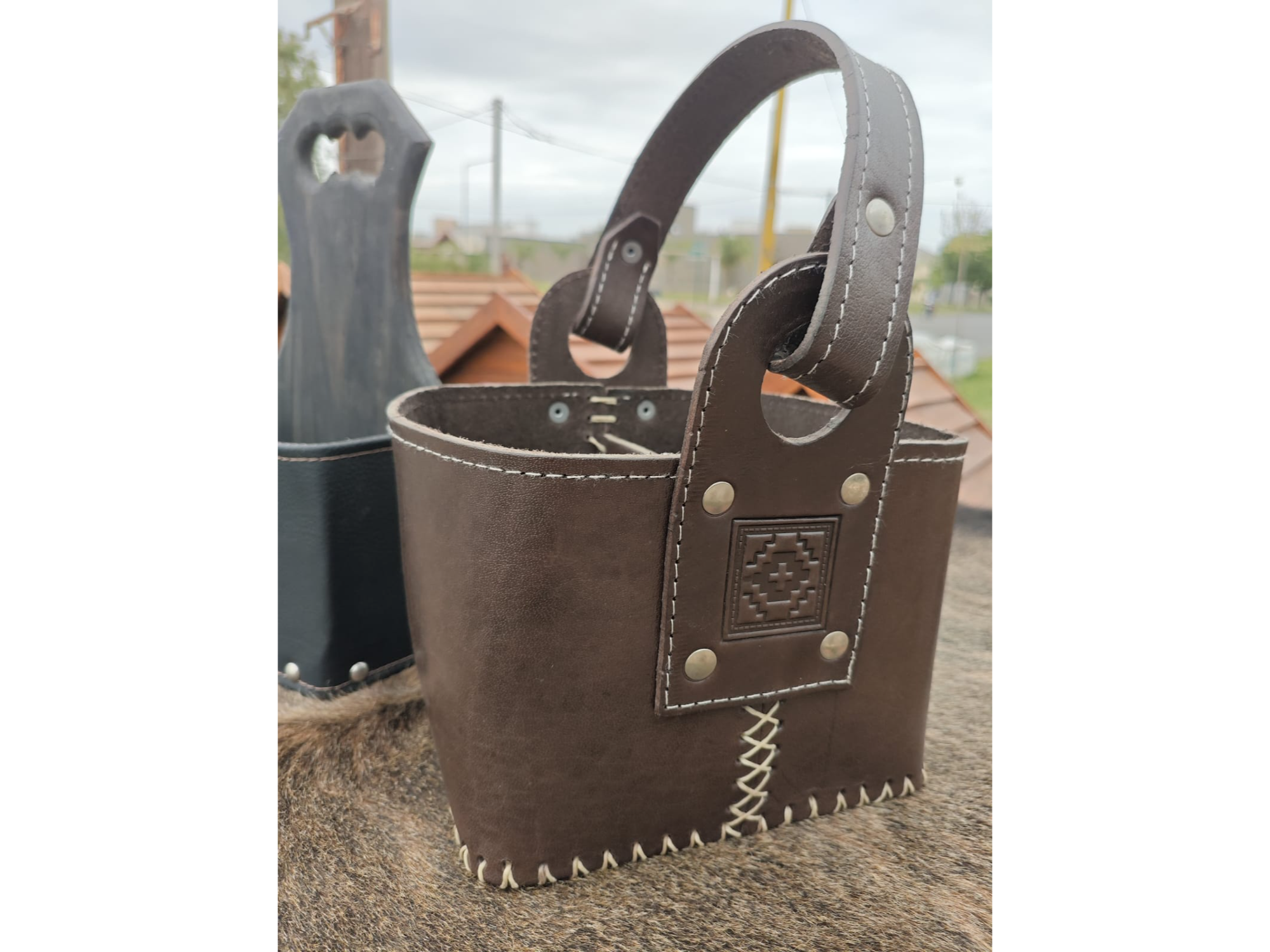 Canasta matera de cuero