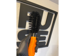 Cepillo para llantas corto AutoCare