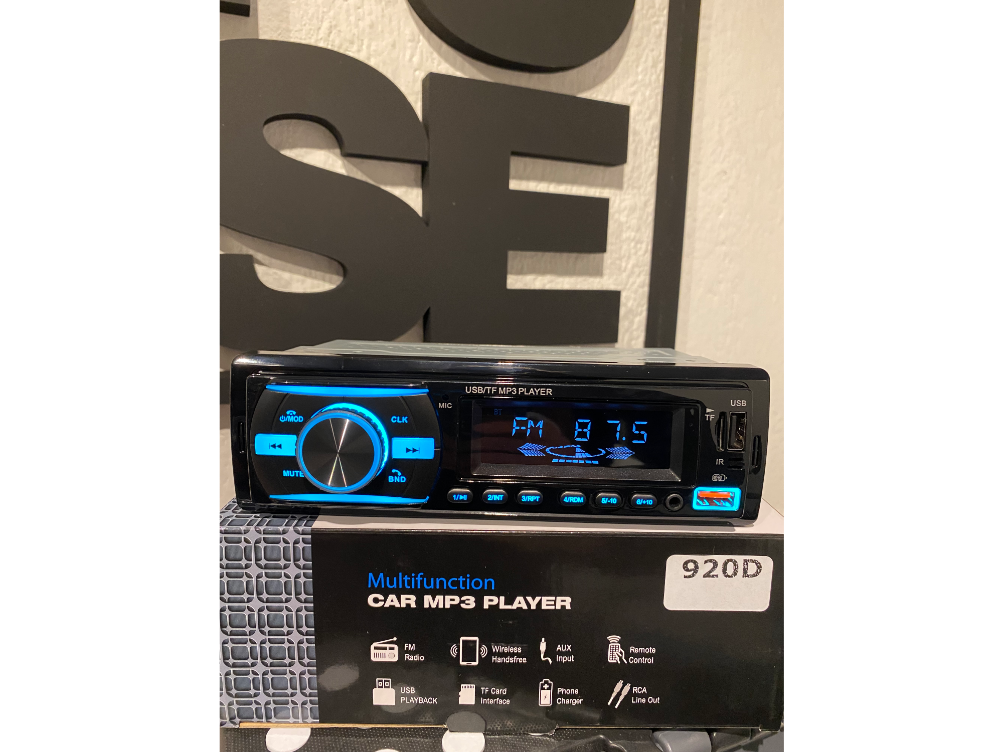 Estéreo 920D - Bluetooth/USB Cargador y Audio/C. Rem/Multicolor/Frente Fijo