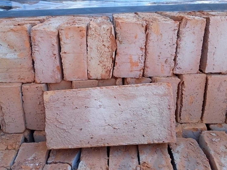 Ladrillo comun de CORRALONFERROSUR