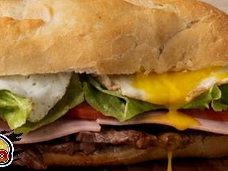 Sanwich Lomito completo  con papas fritas