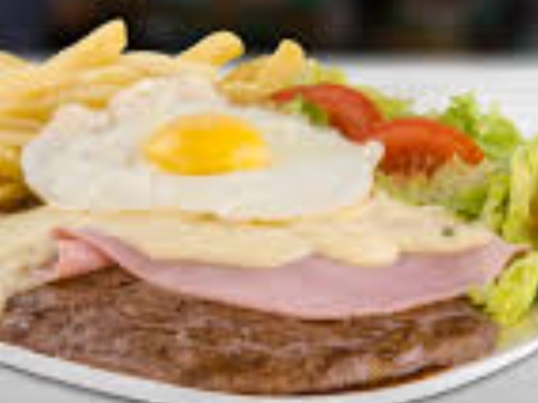 Lomito al plato con papas fritas