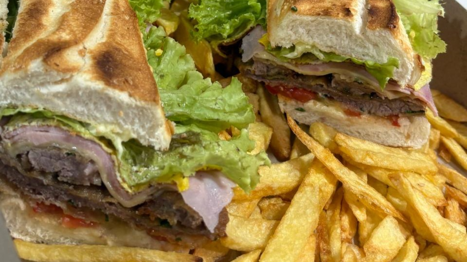 SANGUCHE DE MILANESA