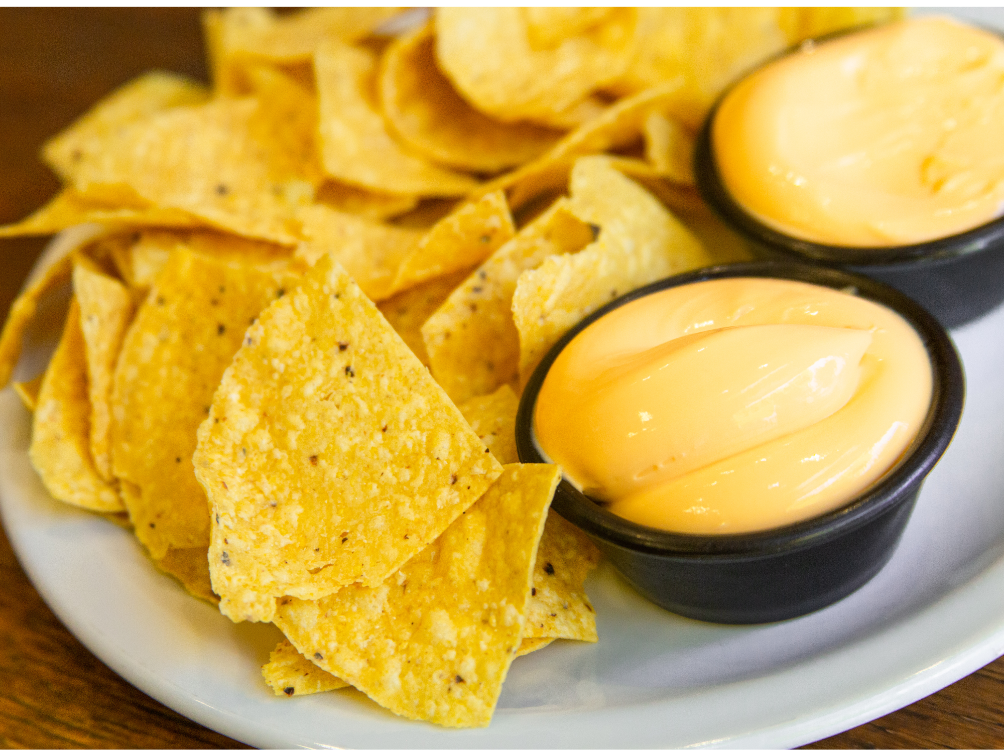 NACHOS CON CHEDDAR