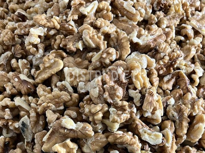 NUEZ EN CUARTOS BLANCA
