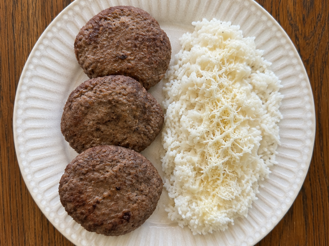 HAMBURGUESAS CASERAS AL PLATO con guarnición