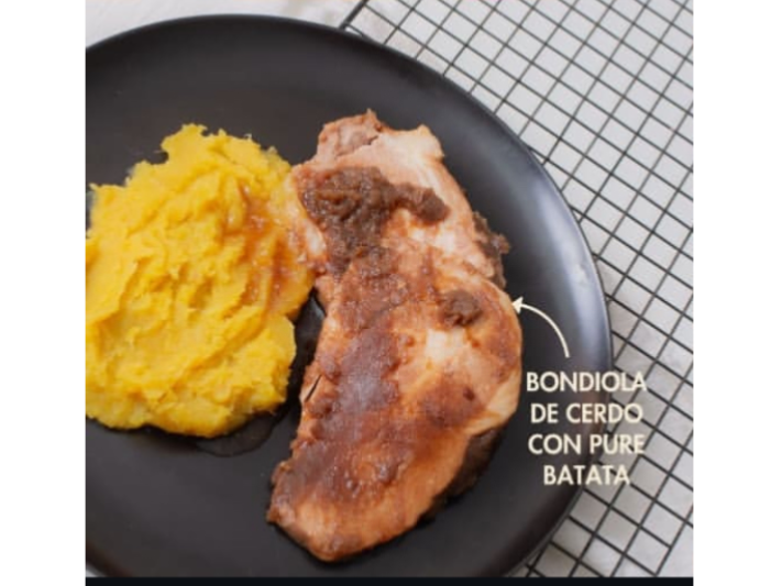 Bondiola con salsa agridulce y pure de batatas