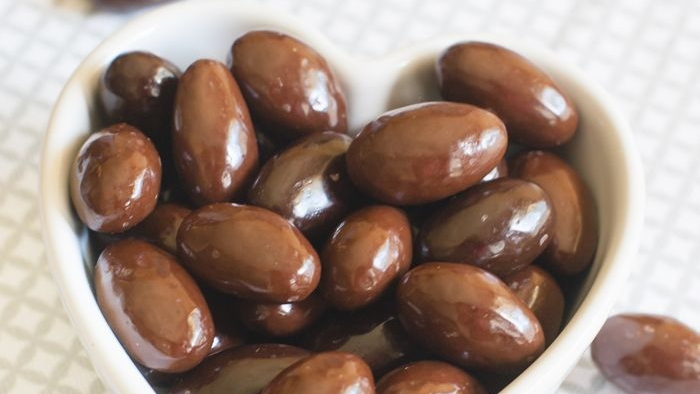 FRUTOS SECOS BAÑADOS Y CHIPS CHOCOLATE