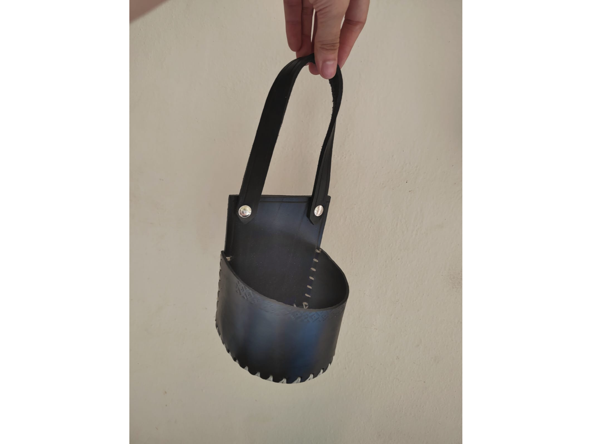 PORTA MATE AUTO CUERO PREMIUM