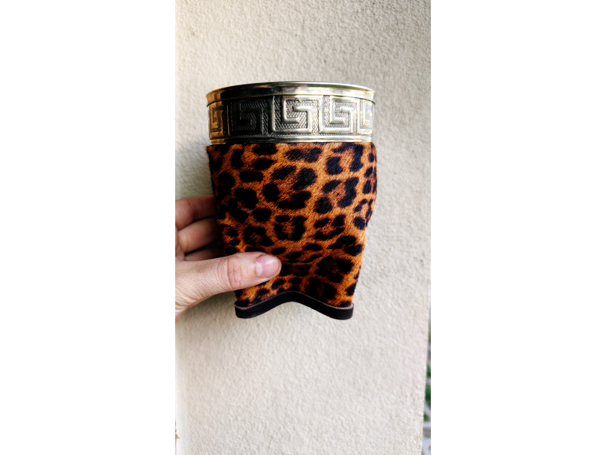 MATE IMPERIAL ANIMAL PRINT  marron y negro