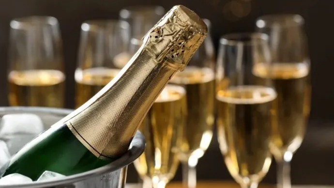 CHAMPAGNES