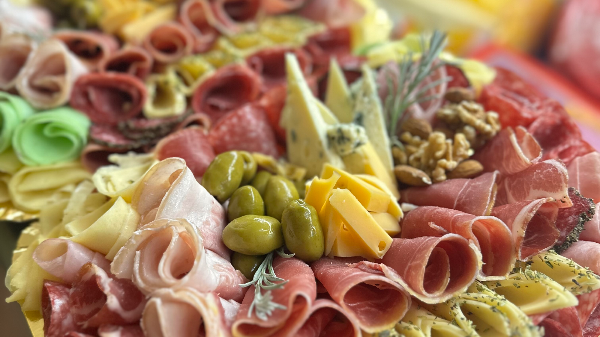 picadas de fiambres y quesos