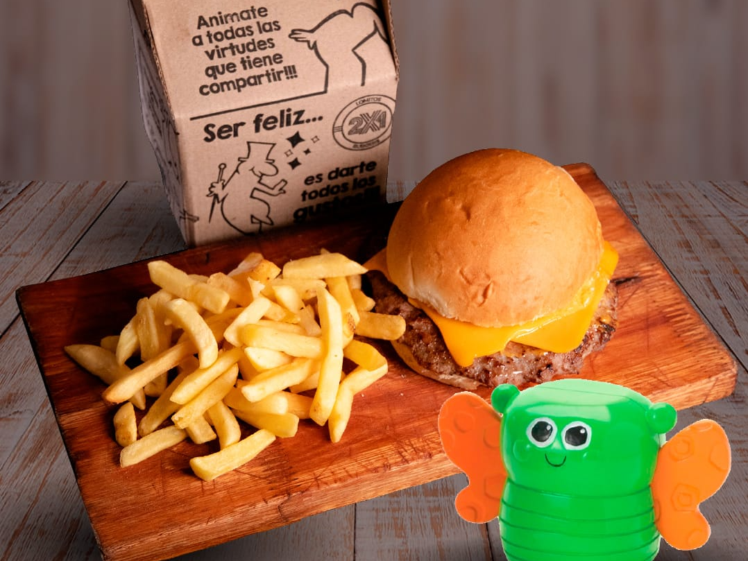 Kids Burger + Papas Fritas + Gaseosa + Juguete