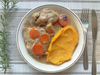 PATA Y MUSLO DE POLLO AL ESCABECHE CON PURE DE CABUTIA