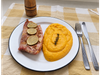CHURRASCO DE CERDO CON PURÉ DE ZANAHORIA AL TOMILLO
