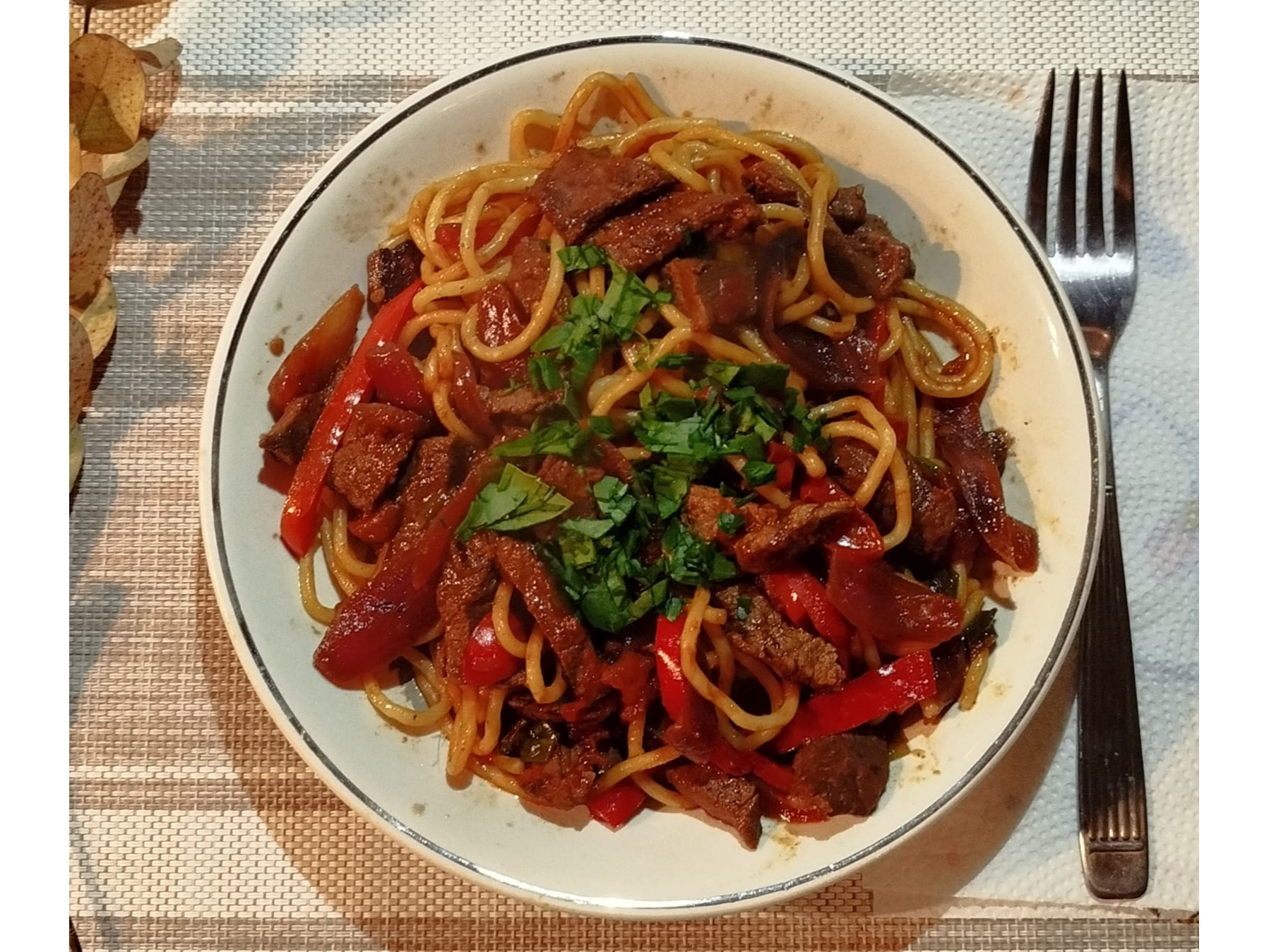 TALLARÍN SALTADO DE RES