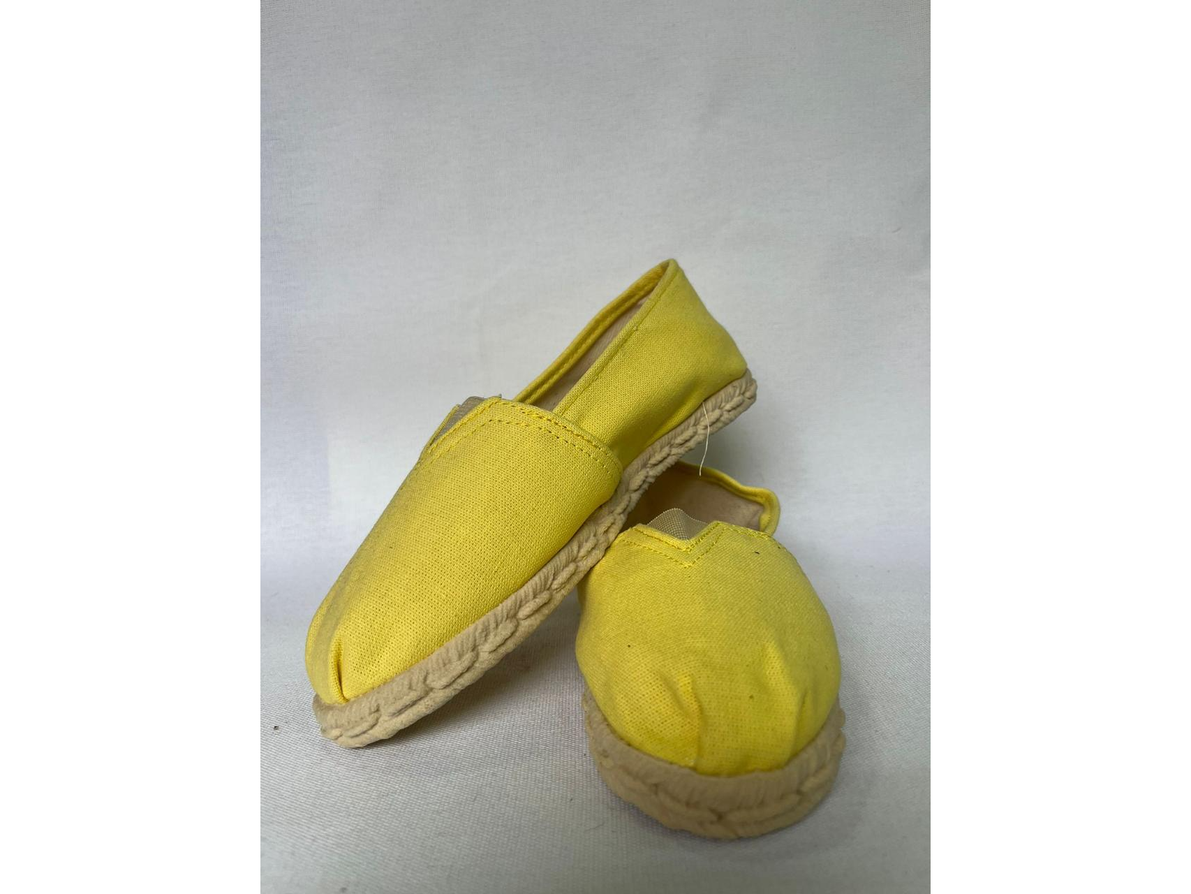 Alpargata amarilla