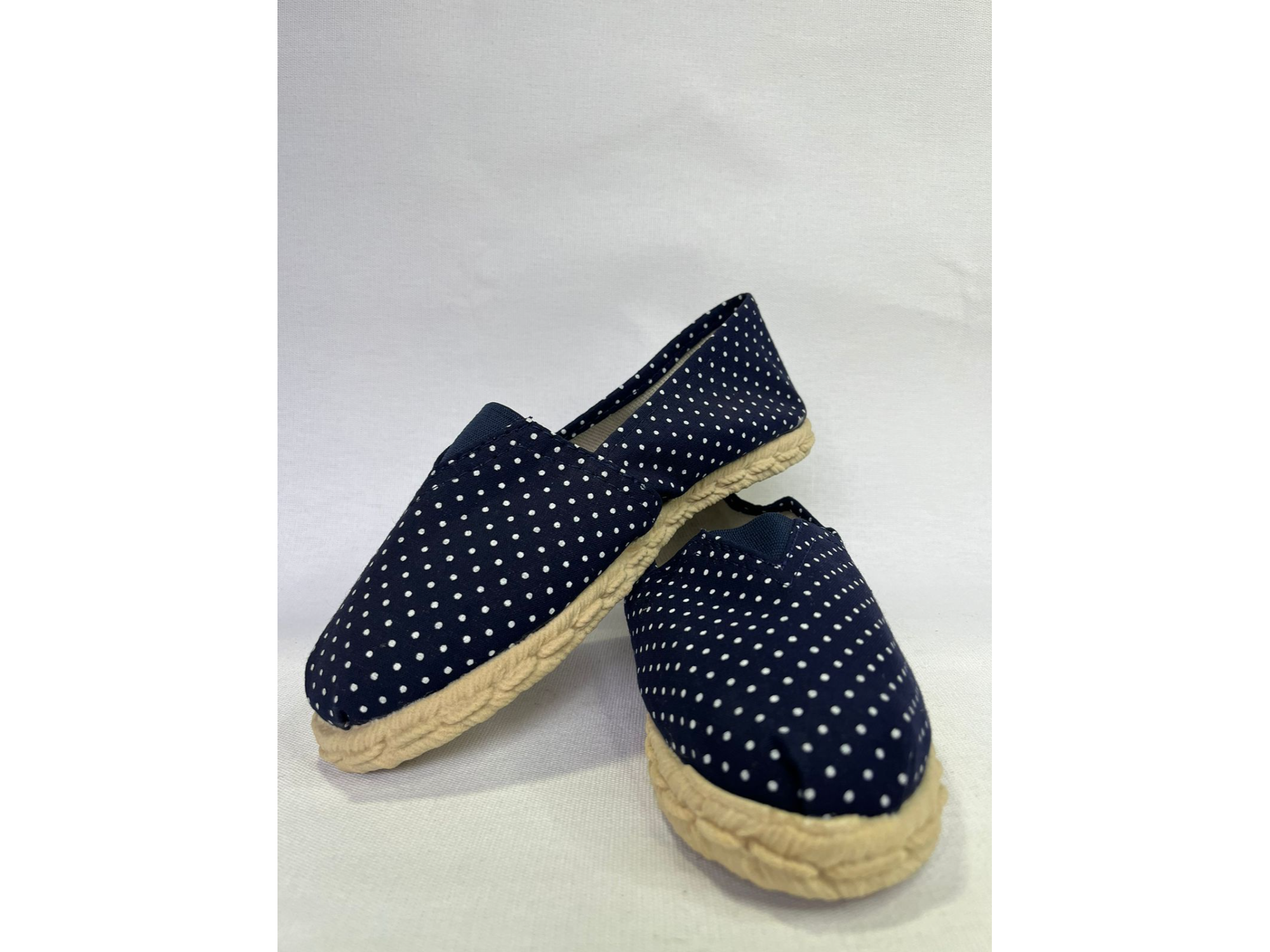 Alpargata puntos azules