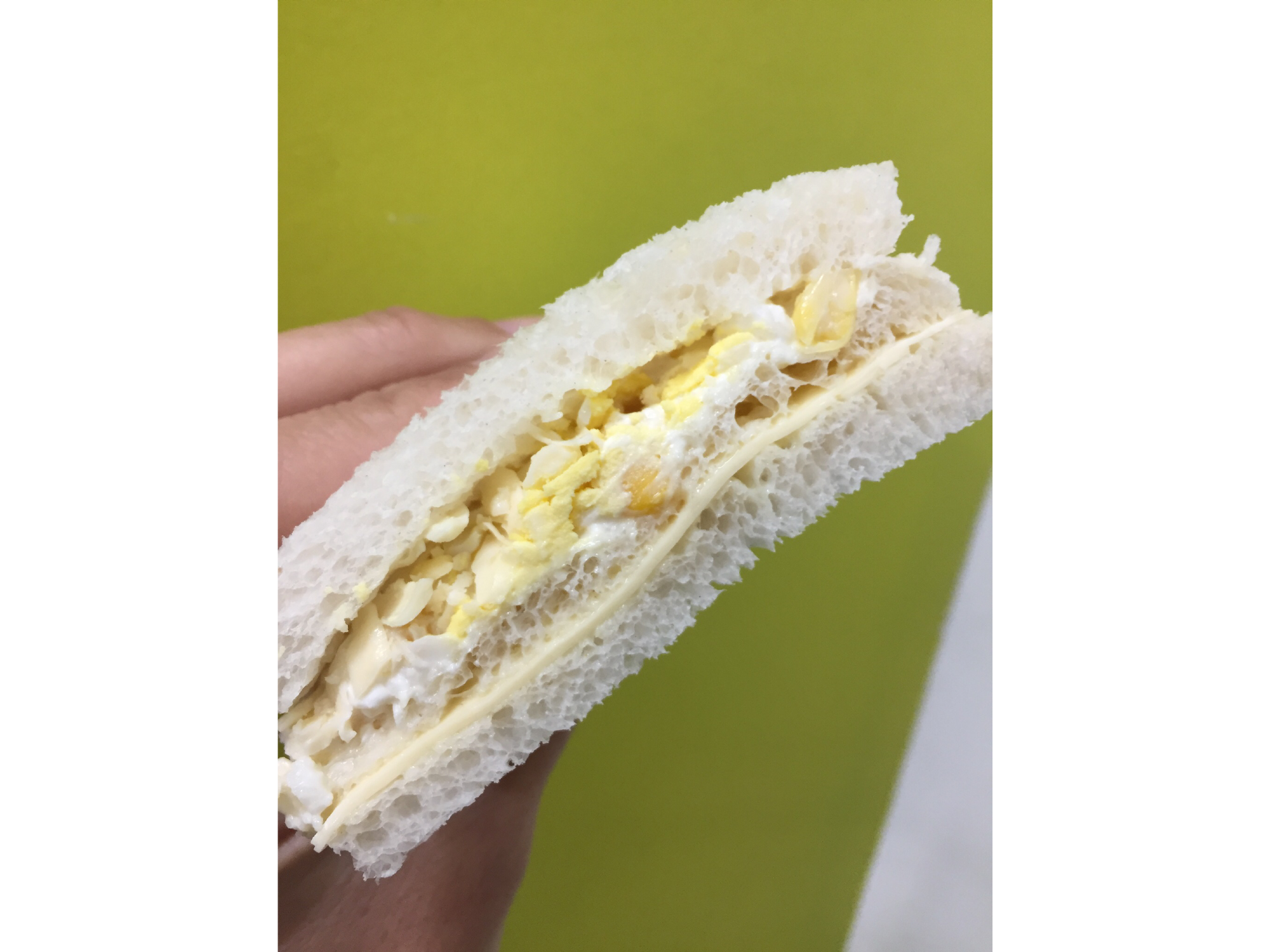 sandwich de  Choclo  , Queso y Huevo duro