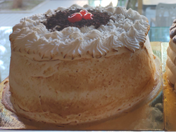 Bizcochuelo con hojaldre