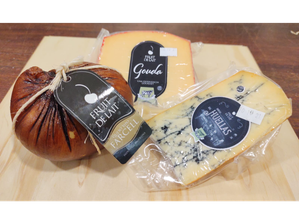 Trio de Quesos Premium Fruit de Lait (foto ilustrativa) de Confiteria La Palma
