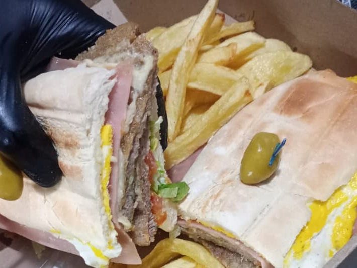 Milanesa clasica de INFINITO RESTO BAR