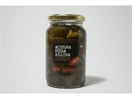 Aceitunas negras rellenas con tomate seco "Cuchiyaco"