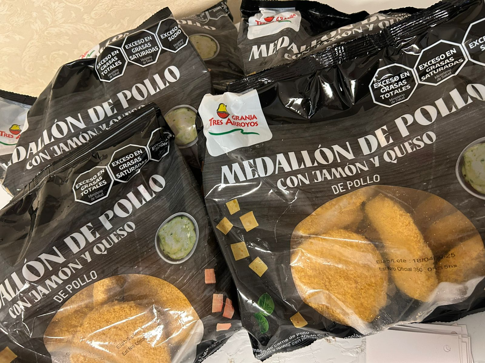 Medallon de pollo, jamon y queso