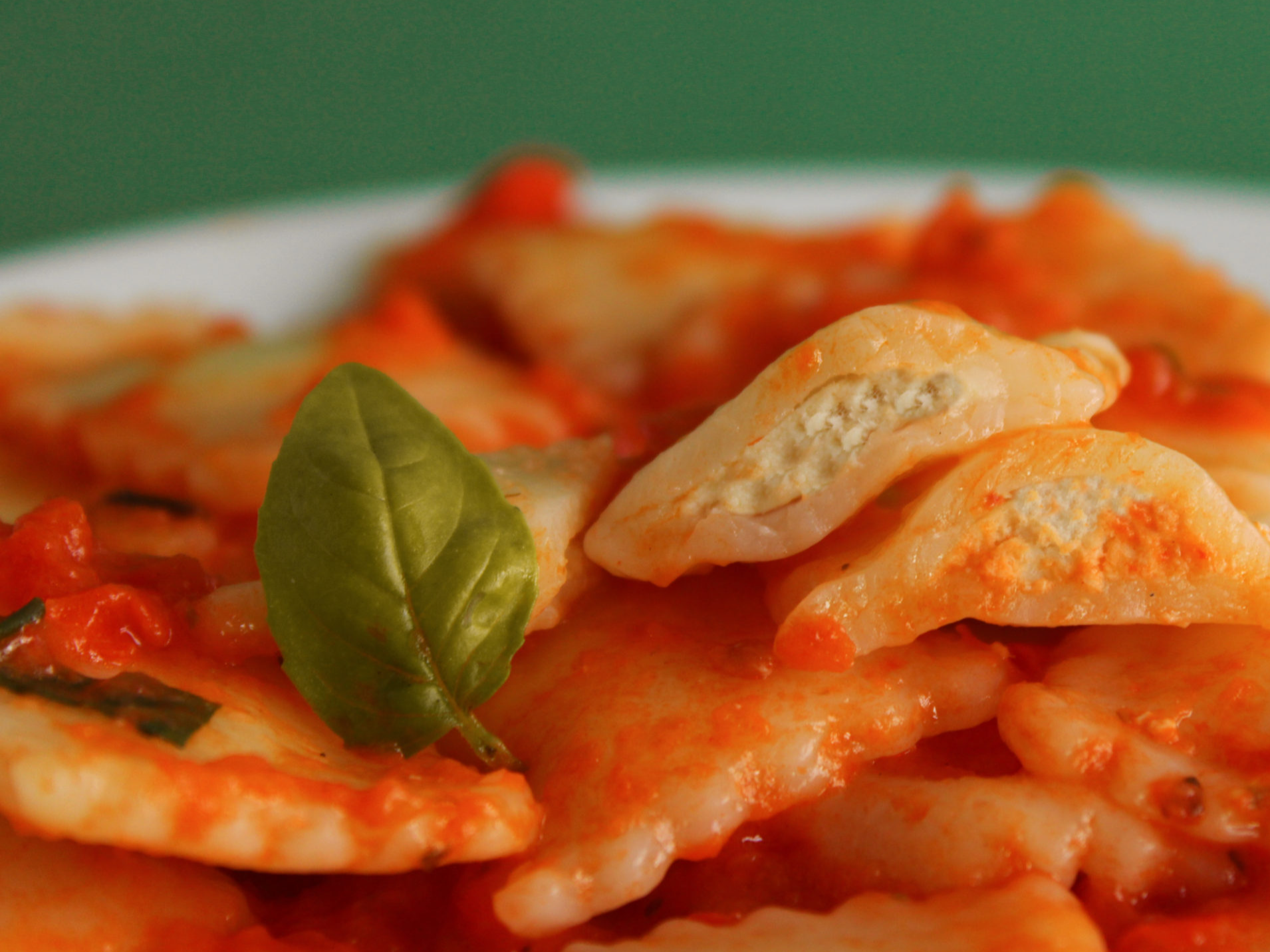 Ravioles con estofado de pollo