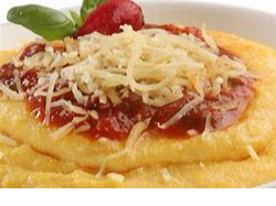 Polenta con Salsa Filetto + Queso