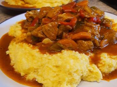 Polenta con Estofado