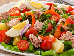 Atun -Lechuga -Cherry -Huevo