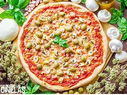 Jamon - Muza-Tomate-Aceitunas Verdes-Oregano