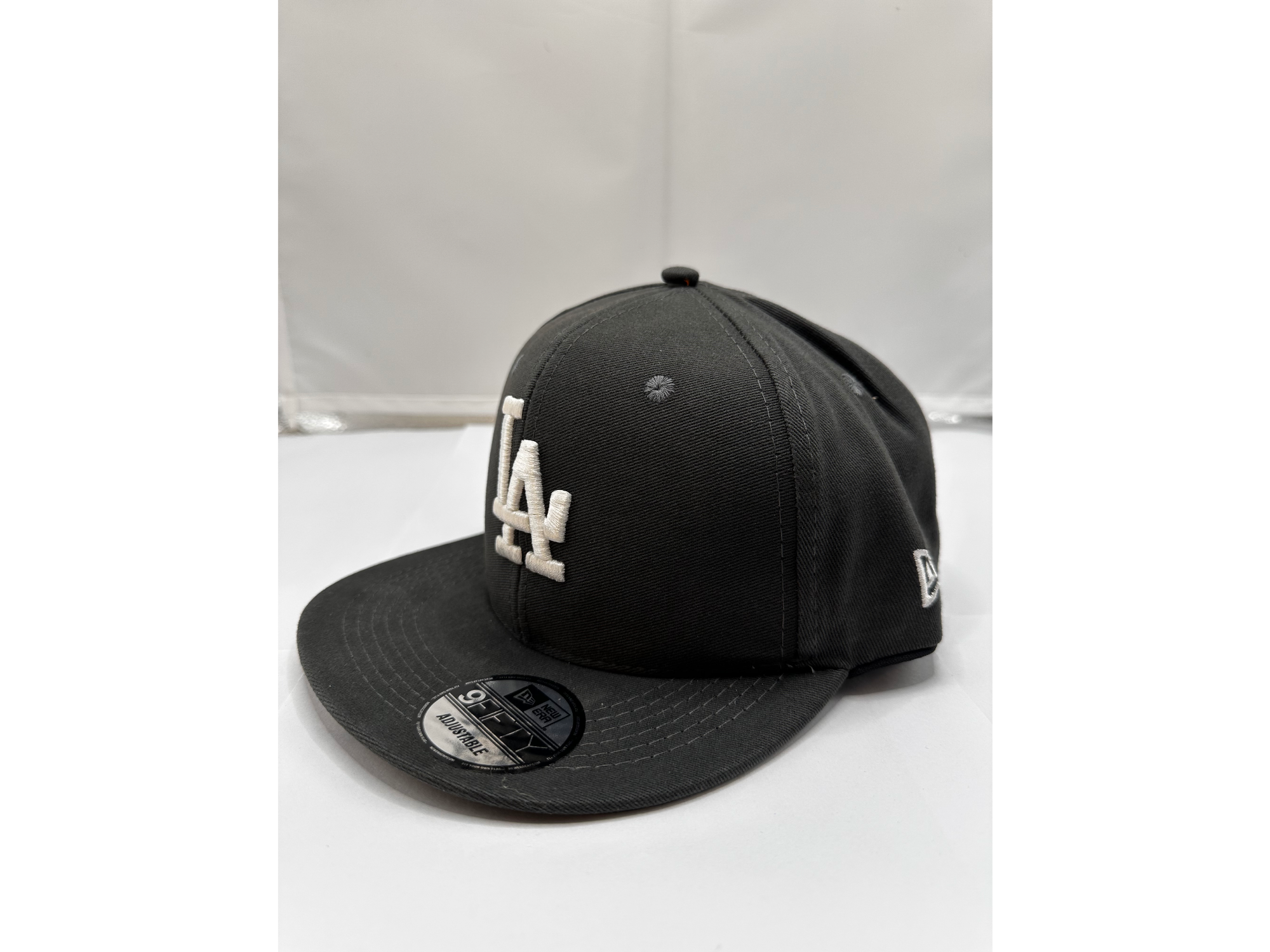 Gorra  Modelo LA Gris