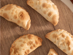 3 EMPANADAS + BEBIDA (MEDIO DIA)