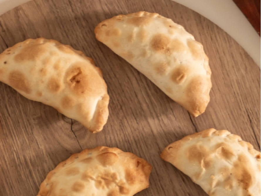 DOCENA DE EMPANADAS + BEBIDA GRATIS