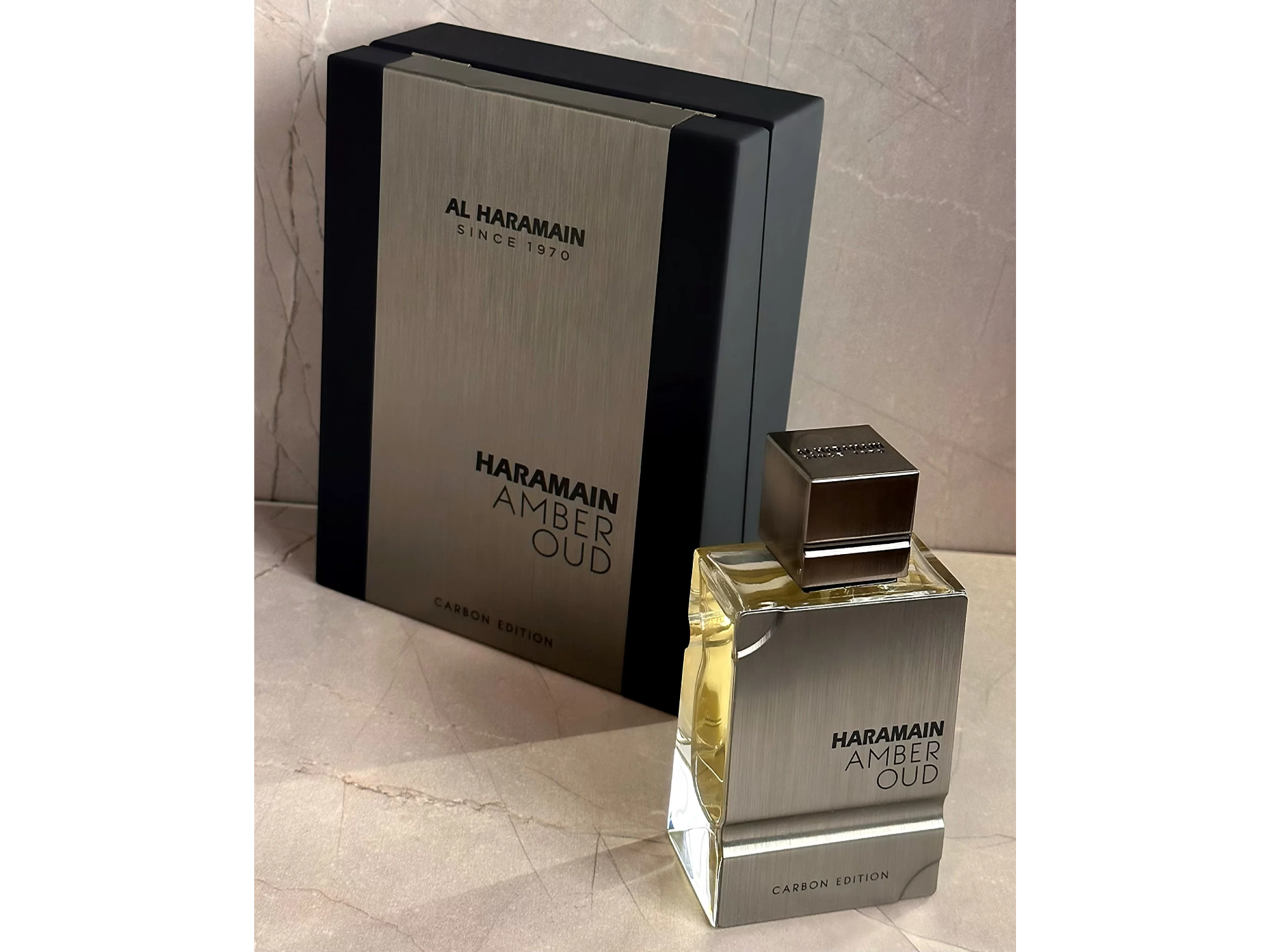 Amber Oud Carbon Al Hamramain