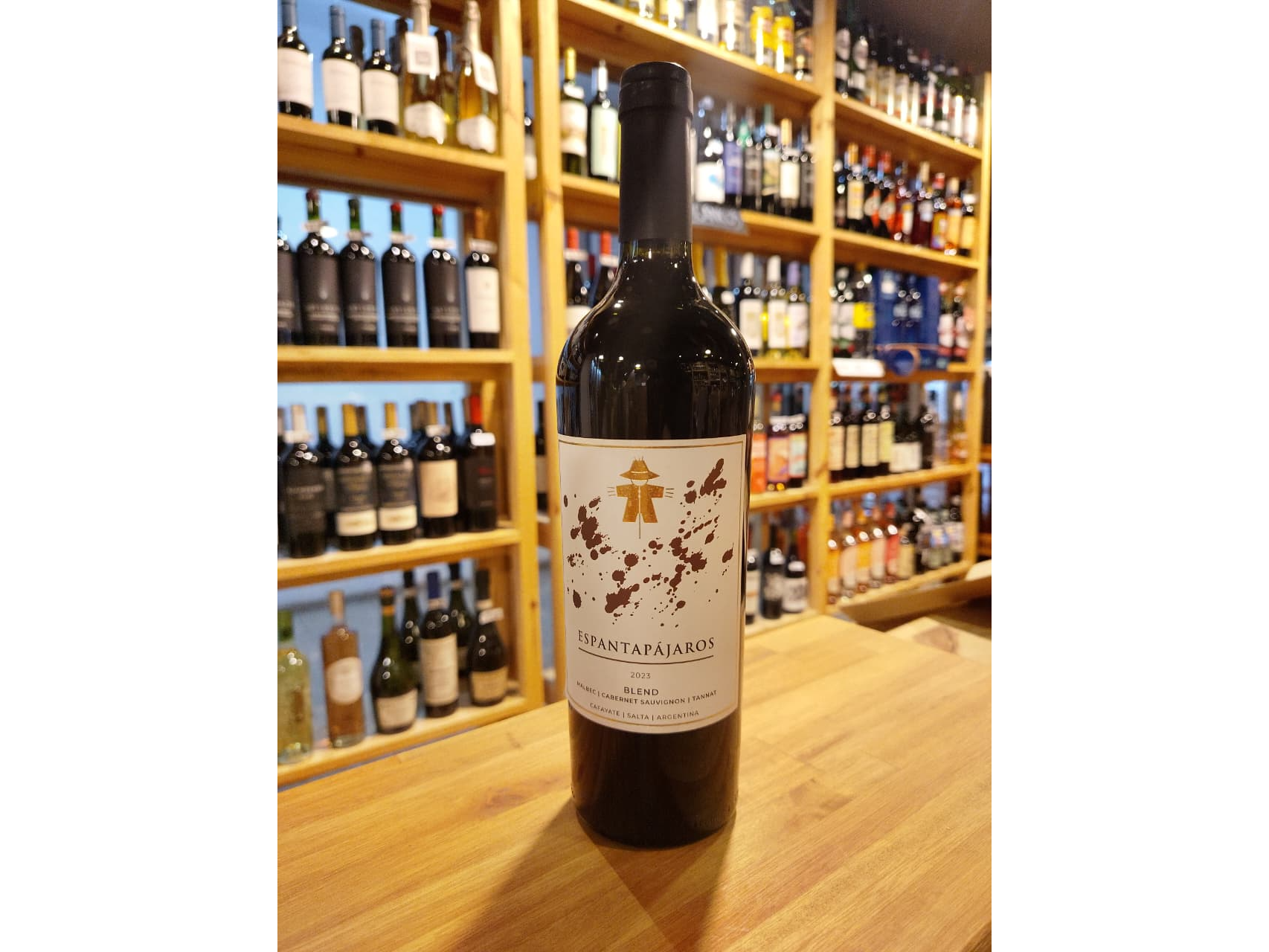 vino Espantapajaros Blend. Malbec - Cab. Sauvignon - Tannat x 750 ml.
