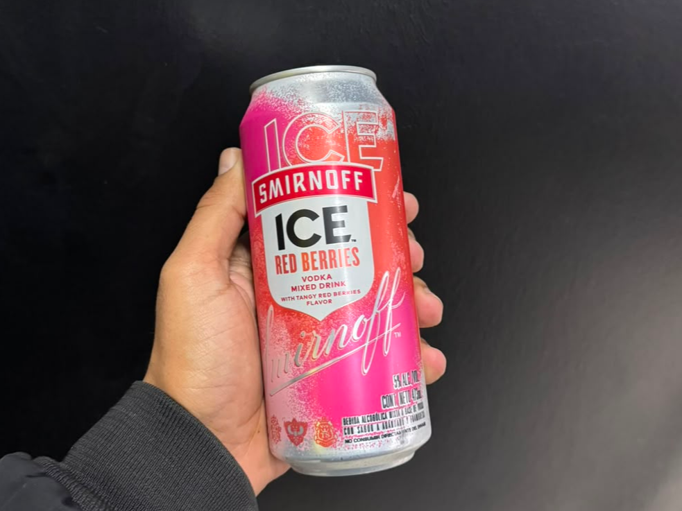 Lata Roja Smirnoff