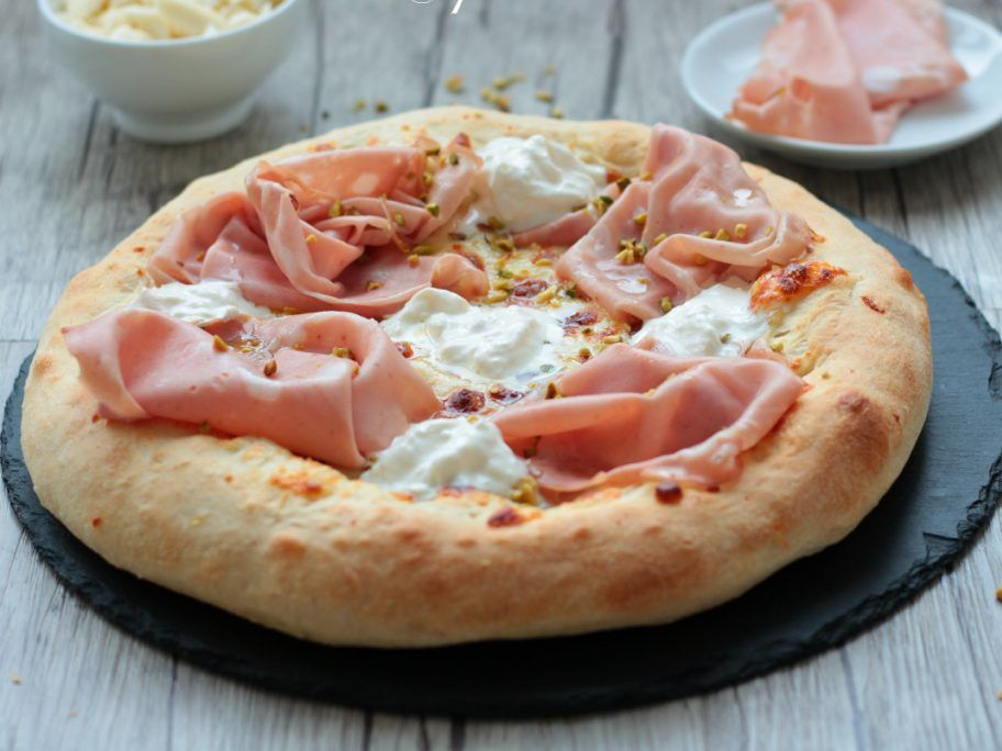 Stracciatella E Prosciutto Cotto