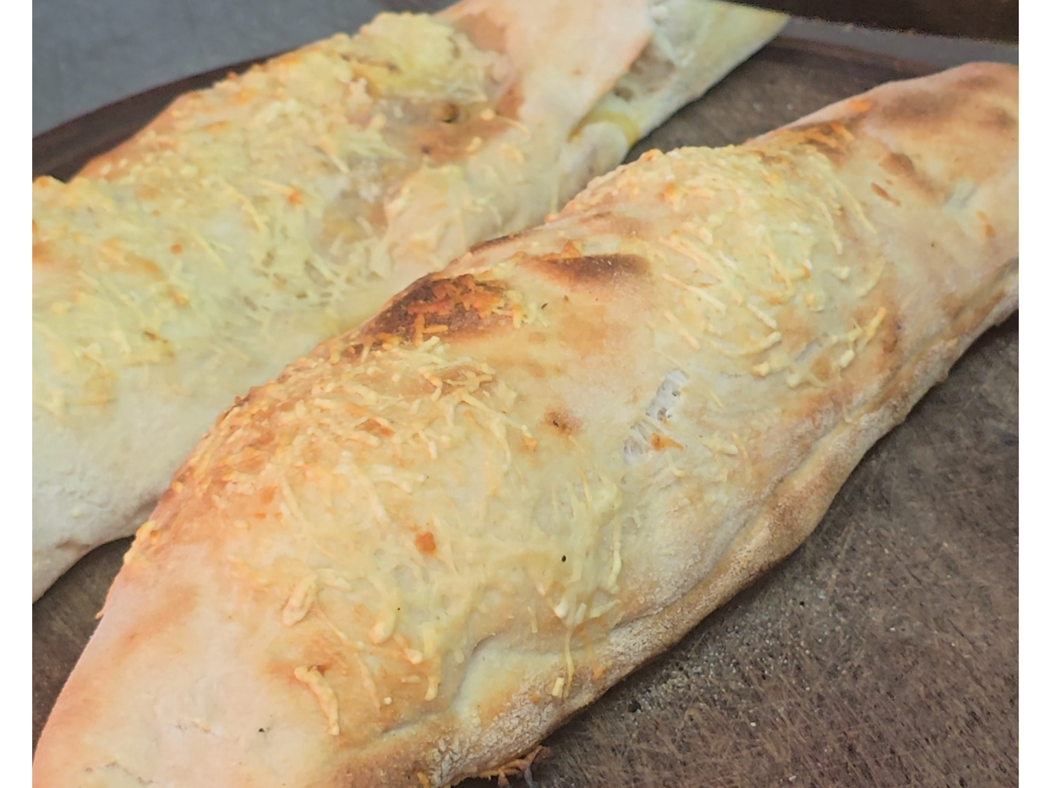 CALZONE DE CABALLA Y MUZZARELLA