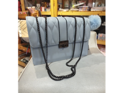 Cartera rígida