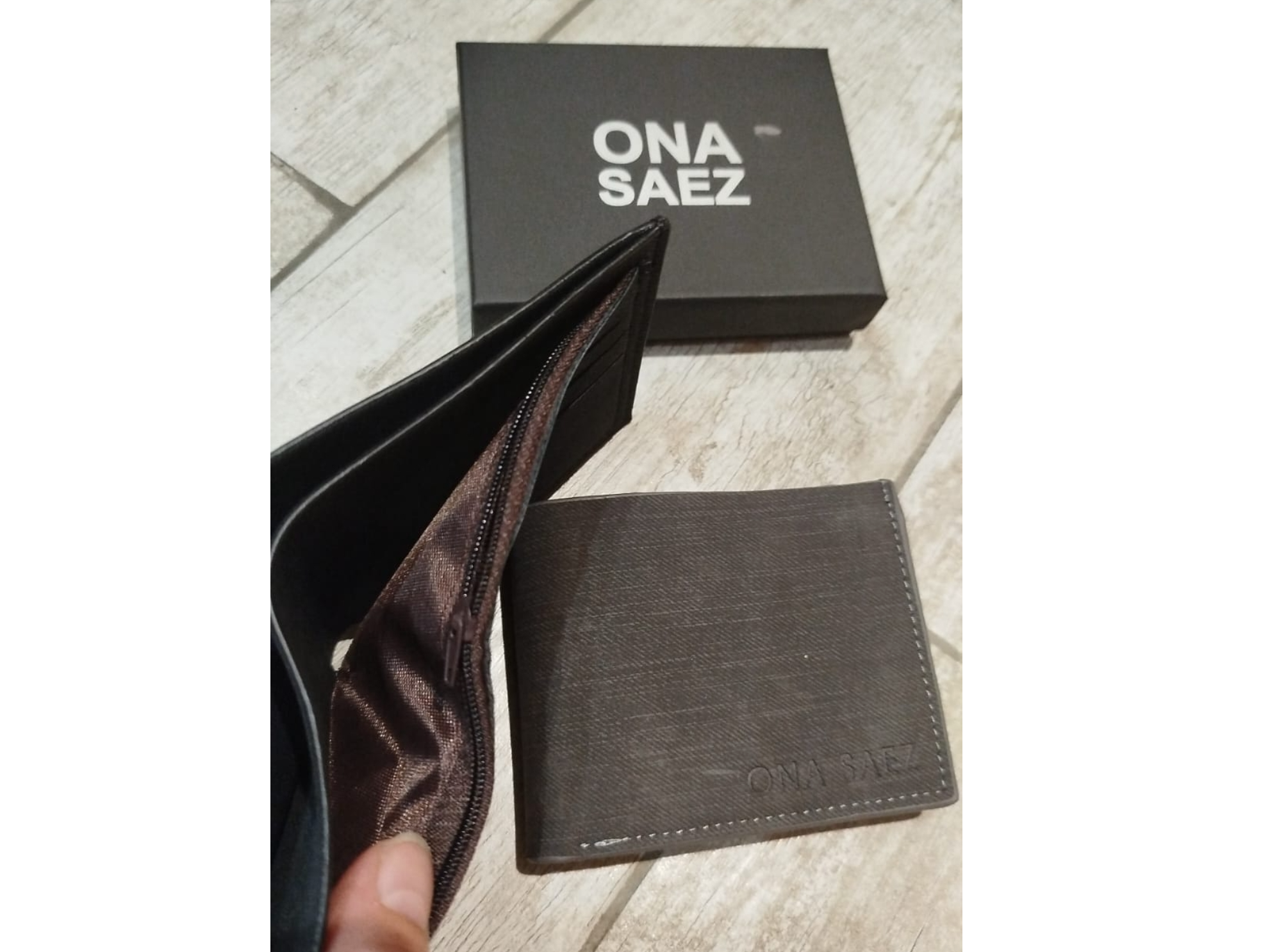 Billetera Ona Saez