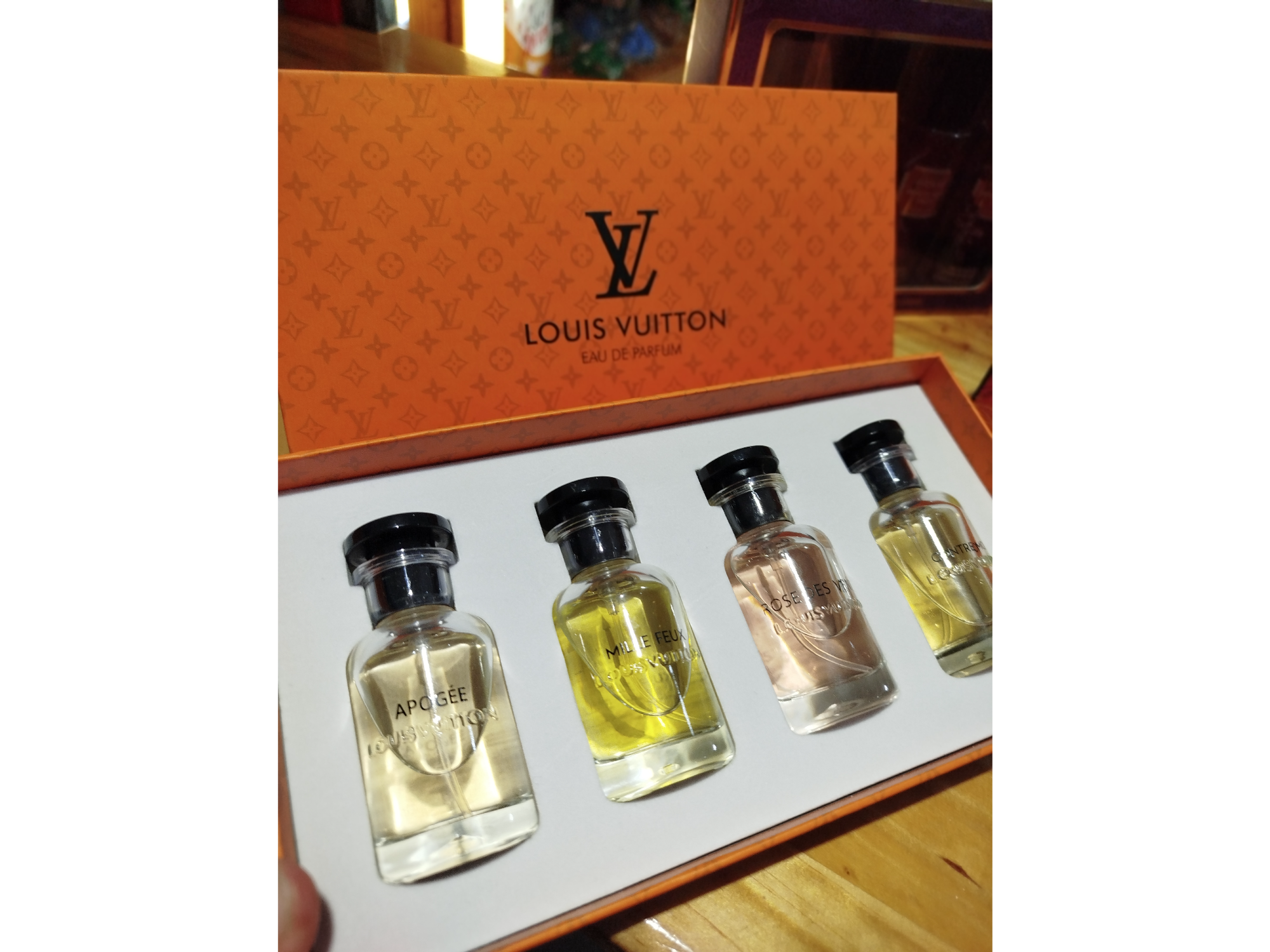 Set x 4 "Louis Vuitton"